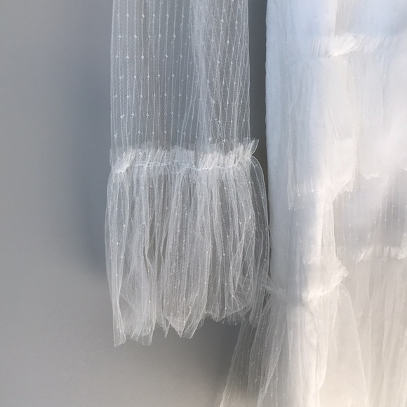 Fun white dress - Picture 6 of 8